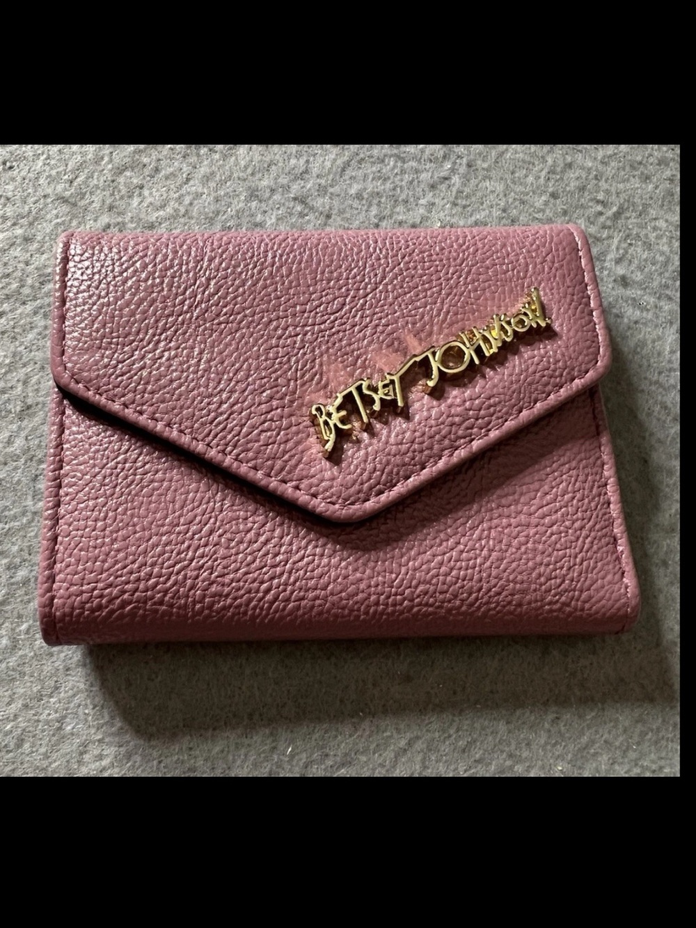 Betsey Johnson Mauve Pink Fold Snap Closure Wallet Bills Cards Y2K Classic